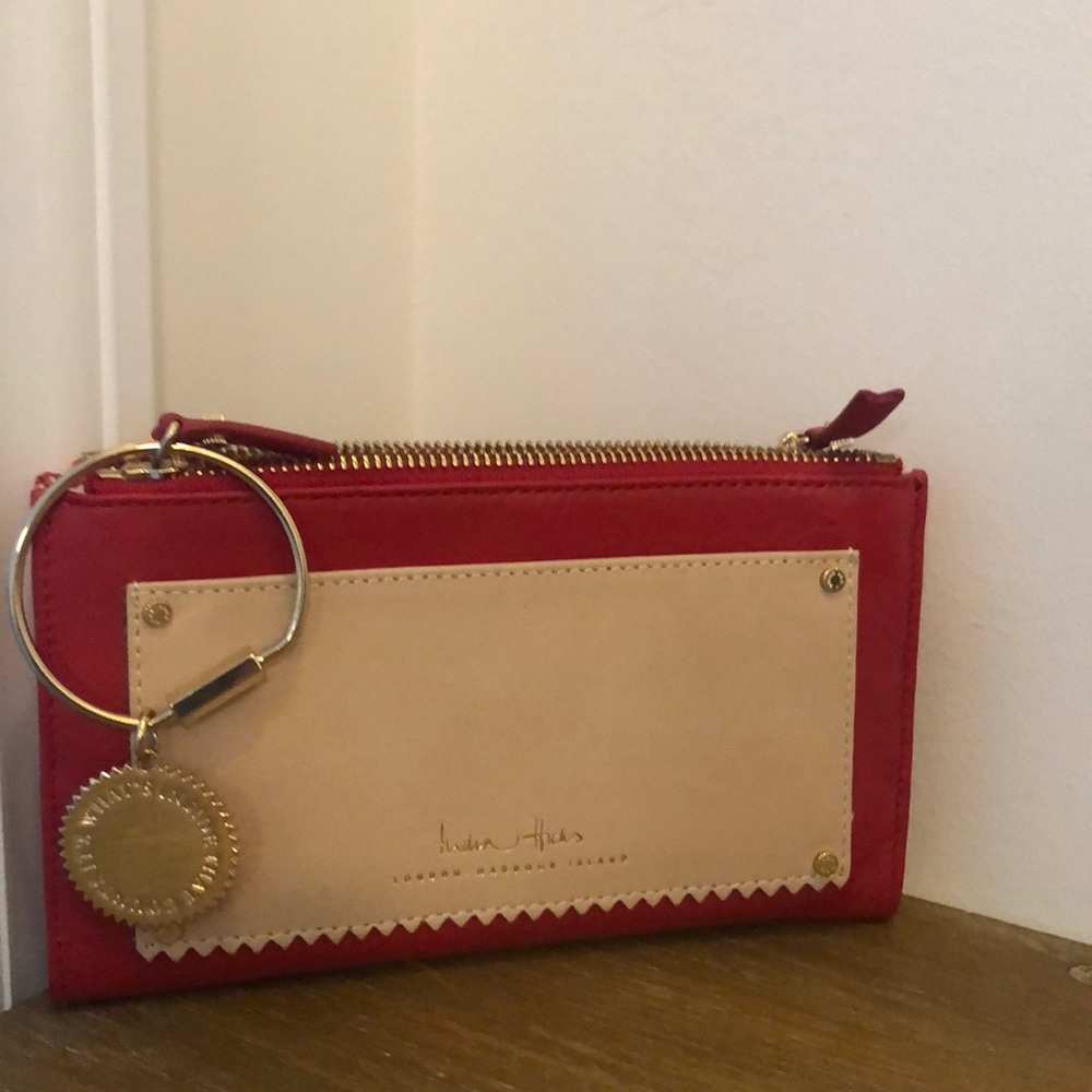 India Hicks wallet